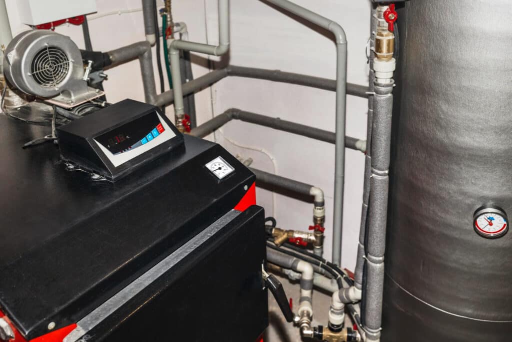 Inlet Mechanical technician providing Emergency Hvac Service in Florida