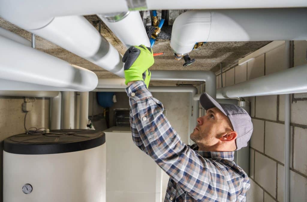 Inlet Mechanical technician providing Plumbing Emergency Warning Signs in Florida